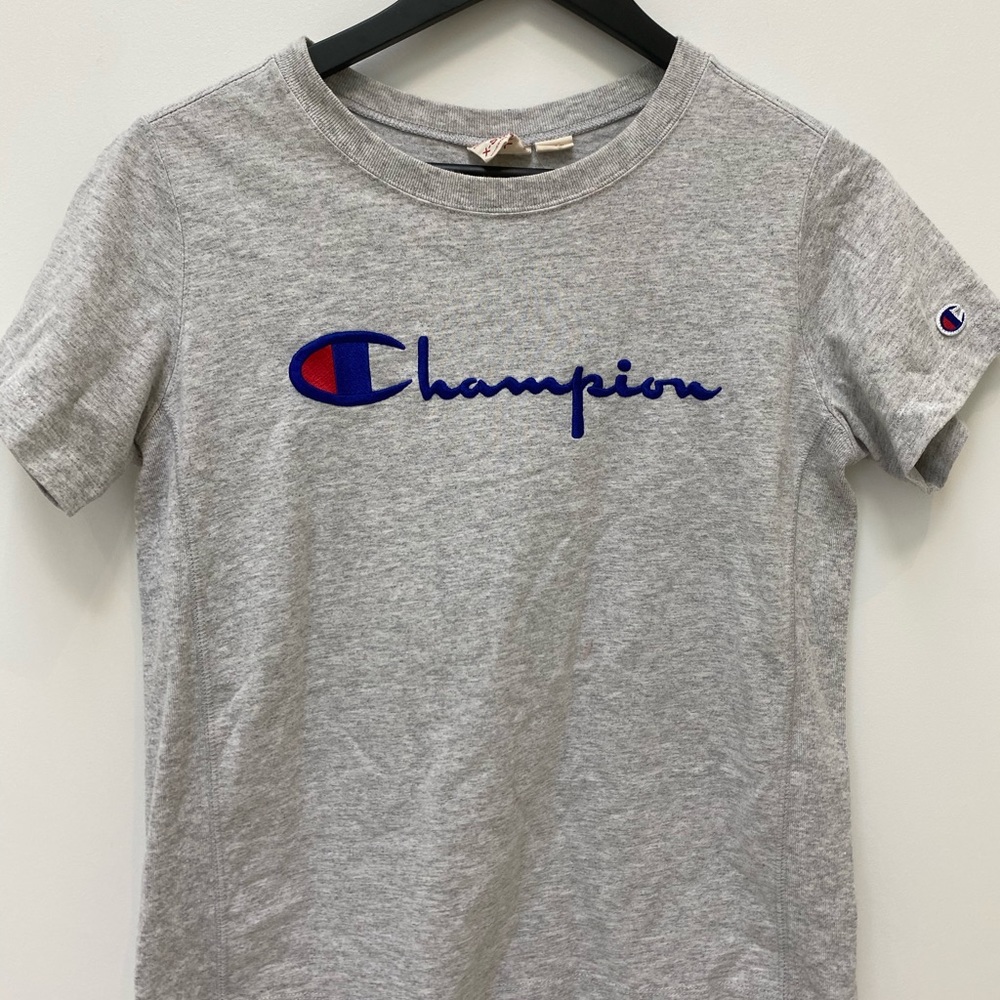 Grey t